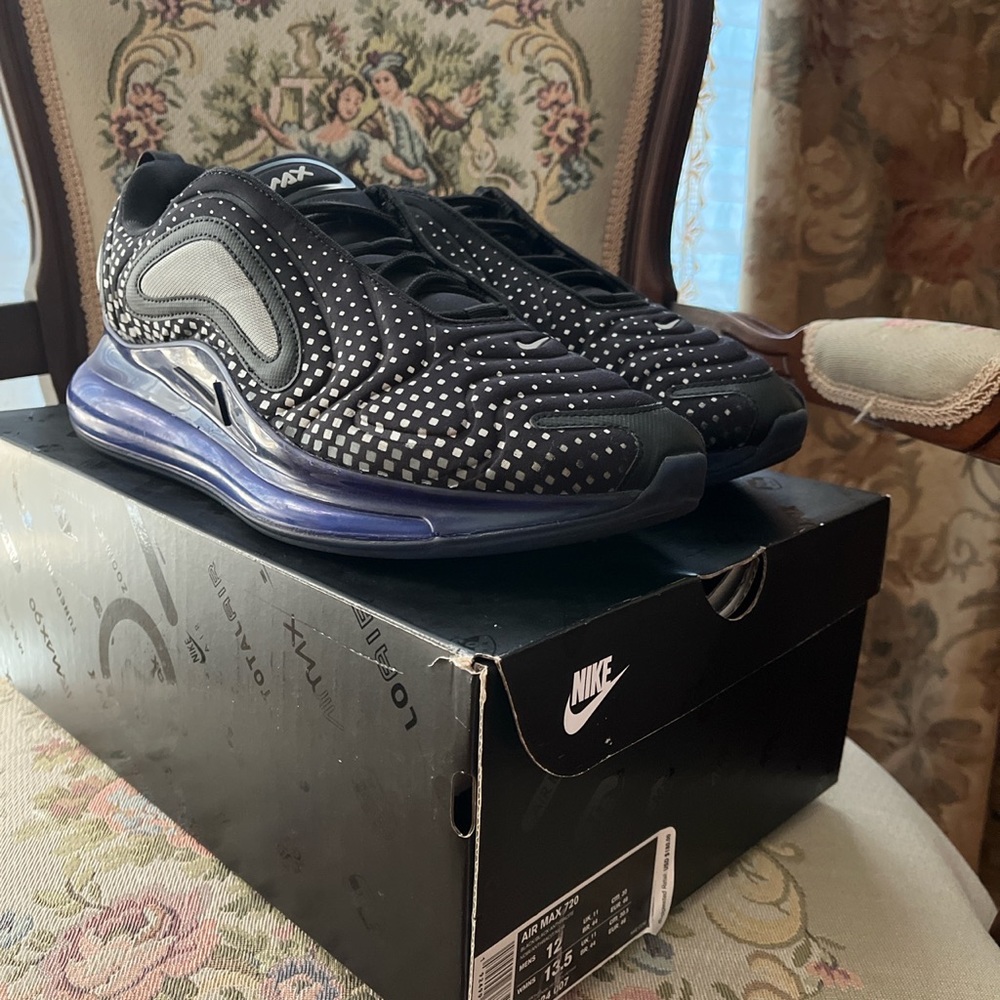 AIRMAX 720 Black/Black Racer Blue